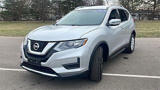 2017 Nissan Rogue SV KNMAT2MV7HP506537 in Waterford, MI 7