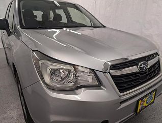 2017 Subaru Forester 2.5i JF2SJAAC3HH486628 in Chicago, IL 4