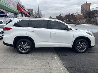 2017 Toyota Highlander SE 5TDJZRFH1HS395326 in Bronx, NY 8
