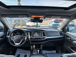 2017 Toyota Highlander XLE 5TDJZRFH1HS394175 in Somerville, MA 17