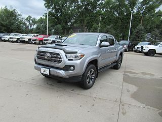 2017 Toyota Tacoma  5TFCZ5AN6HX071166 in Des Moines, IA 1