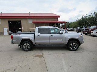 2017 Toyota Tacoma  5TFCZ5AN6HX071166 in Des Moines, IA 4