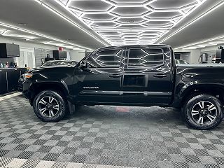 2017 Toyota Tacoma TRD Sport 3TMCZ5AN1HM088995 in Lafayette, IN 3