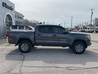 2017 Toyota Tacoma  5TFCZ5AN8HX059634 in Madison, OH 10