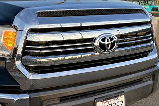 2017 Toyota Tundra SR5 5TFEY5F12HX218567 in Fresno, CA 28