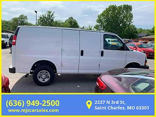 2018 Chevrolet Express 2500 1GCWGAFP9J1175780 in Saint Charles, MO 4