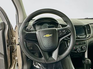2018 Chevrolet Trax LS 3GNCJNSB1JL284031 in Perrysburg, OH 12