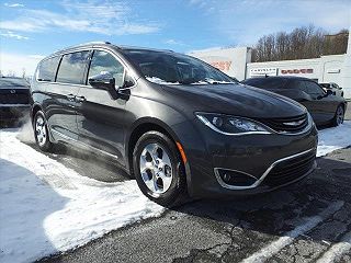 2018 Chrysler Pacifica Limited 2C4RC1N71JR365806 in Altoona, PA 1