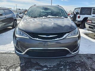 2018 Chrysler Pacifica Limited 2C4RC1N71JR365806 in Altoona, PA 2