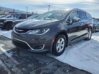 2018 Chrysler Pacifica Limited 2C4RC1N71JR365806 in Altoona, PA 3