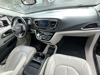 2018 Chrysler Pacifica Touring-L 2C4RC1BG8JR123311 in Denison, TX 5