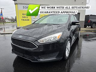 2018 Ford Focus SE VIN: 1FADP3FE4JL286457