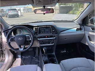 2018 Hyundai Sonata SE 5NPE24AFXJH677040 in Bakersfield, CA 4
