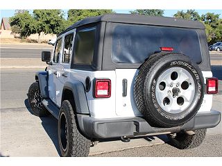 2018 Jeep Wrangler Sport 1C4HJXDG0JW157736 in Fresno, CA 10