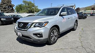 2018 Nissan Pathfinder S VIN: 5N1DR2MN4JC611167