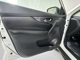 2018 Nissan Rogue SV 5N1AT2MT8JC791143 in Kenosha, WI 20
