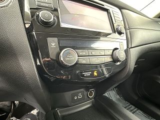 2018 Nissan Rogue SV 5N1AT2MT8JC791143 in Kenosha, WI 9