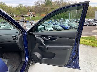 2018 Nissan Rogue SL 5N1AT2MVXJC732032 in Roanoke, VA 36