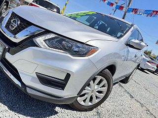 2018 Nissan Rogue SV KNMAT2MV8JP518976 in Tulare, CA 3
