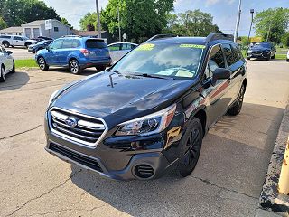 2018 Subaru Outback 2.5i 4S4BSAAC6J3322297 in Bay City, MI 1