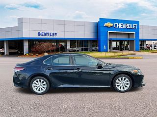 2018 Toyota Camry LE 4T1B11HK3JU107650 in Florence, AL 6