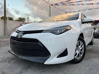 2018 Toyota Corolla L 5YFBURHEXJP754306 in Miami, FL