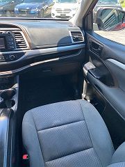 2018 Toyota Highlander LE 5TDBZRFH9JS846903 in Fairfield, OH 28
