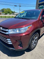 2018 Toyota Highlander LE 5TDBZRFH9JS846903 in Fairfield, OH 4