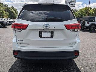 2018 Toyota Highlander XLE 5TDKZRFH5JS550261 in Fitzgerald, GA 5