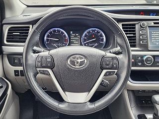 2018 Toyota Highlander  5TDJZRFH5JS902671 in Hoover, AL 33
