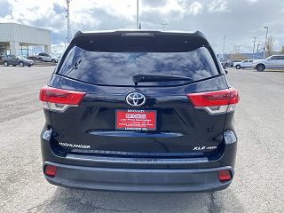 2018 Toyota Highlander XLE 5TDJZRFH4JS491036 in Longview, WA 4