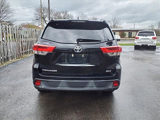 2018 Toyota Highlander XLE 5TDKZRFH4JS530695 in Monroe, MI 5