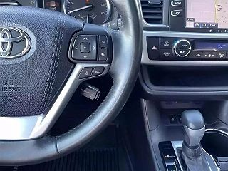 2018 Toyota Highlander SE 5TDJZRFH2JS892410 in Pawtucket, RI 21