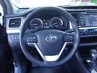 2018 Toyota Highlander XLE 5TDJZRFH4JS523404 in Tulsa, OK 13