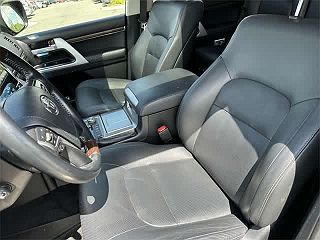 2018 Toyota Land Cruiser  JTMCY7AJ1J4062152 in Springfield, VA 13