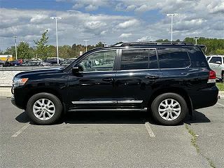 2018 Toyota Land Cruiser  JTMCY7AJ1J4062152 in Springfield, VA 3