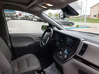 2018 Toyota Sienna XLE 5TDYZ3DC9JS925809 in Quincy, IL 12