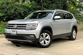 2018 Volkswagen Atlas SE VIN: 1V2KR2CA2JC542486