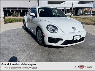 2018 Volkswagen Beetle  VIN: 3VWFD7AT2JM712490