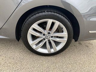 2018 Volkswagen Passat SEL 1VWCA7A38JC008565 in Dubuque, IA 24