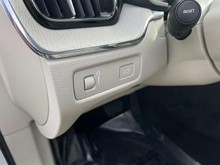 2018 Volvo XC60 T5 Inscription YV4102RL6J1032358 in Brockton, MA 24