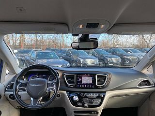 2019 Chrysler Pacifica Touring-L 2C4RC1BG8KR652131 in Highland Park, MI 10