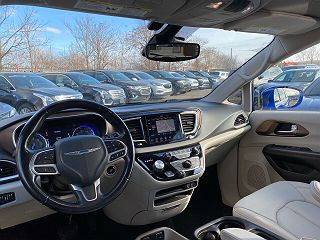 2019 Chrysler Pacifica Touring-L 2C4RC1BG8KR652131 in Highland Park, MI 9