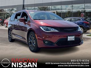 2019 Chrysler Pacifica Limited 2C4RC1GG0KR594413 in Riverside, CA 1