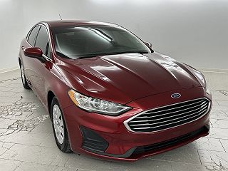 2019 Ford Fusion S VIN: 3FA6P0G70KR275420