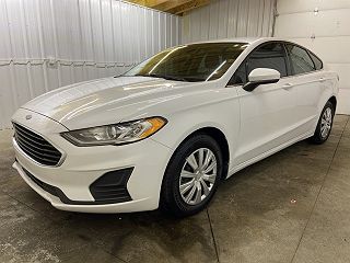 2019 Ford Fusion S 3FA6P0G73KR126919 in Van Wert, OH 3