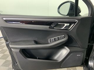 2019 Porsche Macan Base WP1AA2A56KLB00028 in Medford, OR 23