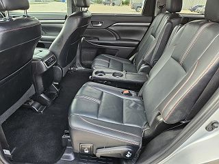 2019 Toyota Highlander SE 5TDKZRFH3KS325693 in Robstown, TX 13
