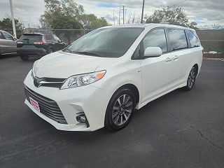2019 Toyota Sienna XLE 5TDDZ3DC1KS227811 in The Dalles, OR 1