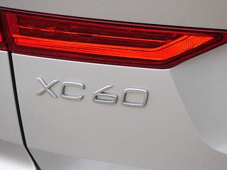 2019 Volvo XC60 T5 Inscription LYV102RL2KB283195 in Maplewood, MN 10